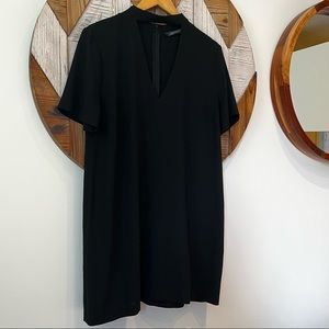 Zara | L | Shift dress w/ neck cutout